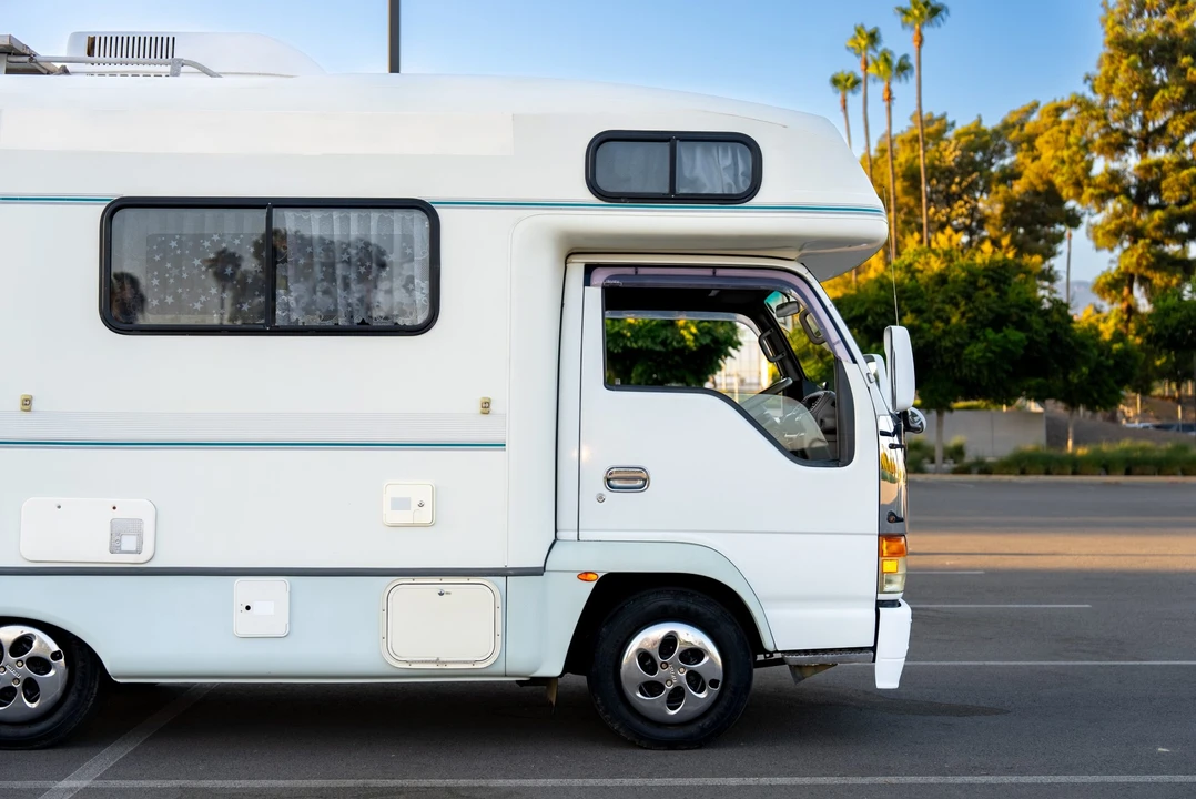 1994 Isuzu Elf - Image 23 of 31