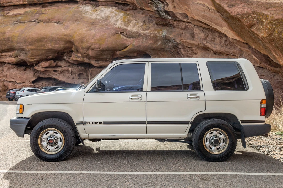 1994 Isuzu Trooper - Image 9 of 31