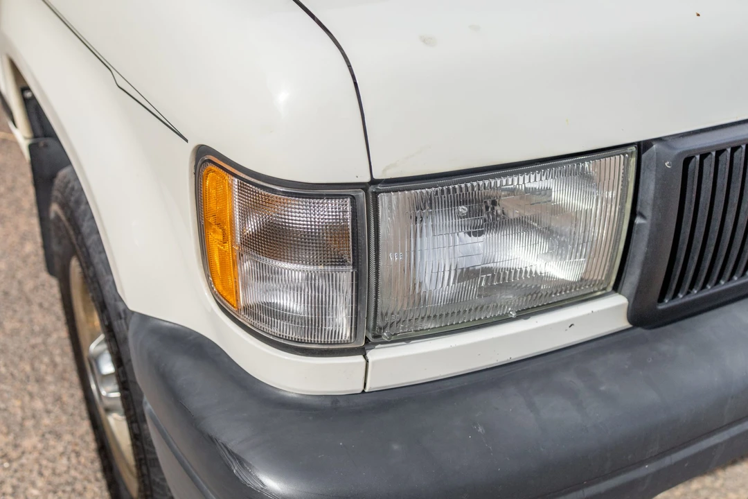 1994 Isuzu Trooper - Image 15 of 31