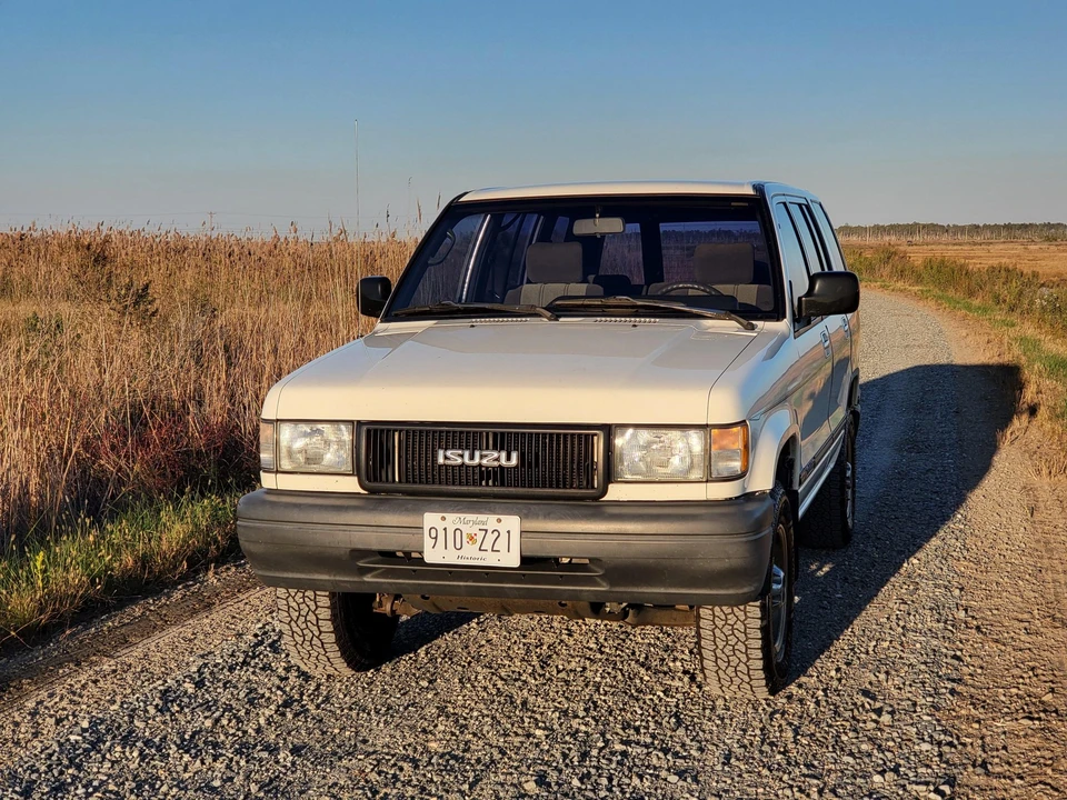 1994 Isuzu Trooper - Image 2 of 31
