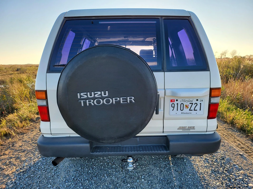 1994 Isuzu Trooper - Image 8 of 31
