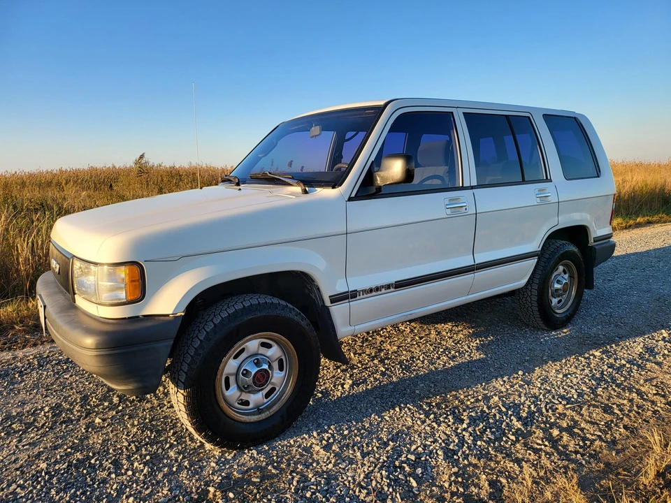 1994 Isuzu Trooper - Image 5 of 31
