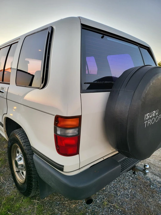 1994 Isuzu Trooper - Image 18 of 31