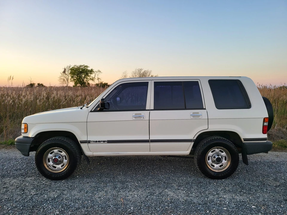 1994 Isuzu Trooper - Image 6 of 31