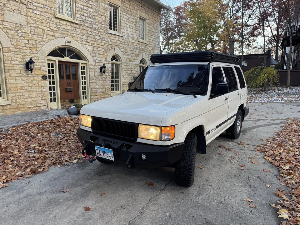 1994 Isuzu Trooper - Image 2 of 31