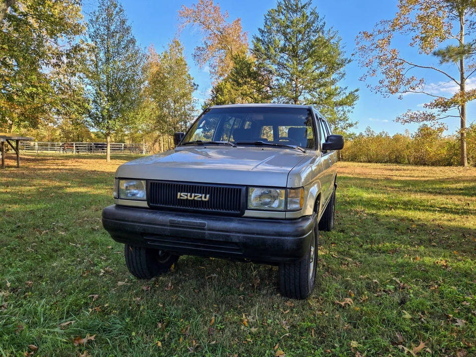 1994 Isuzu Trooper - Image 2 of 31