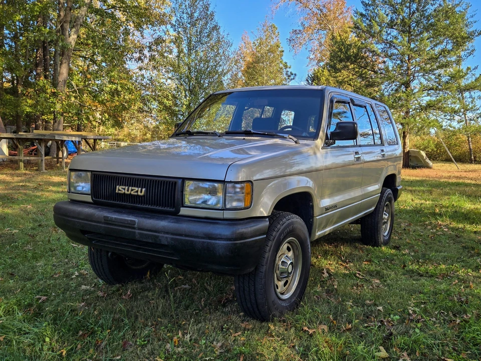 1994 Isuzu Trooper - Image 3 of 31