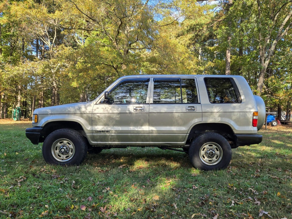1994 Isuzu Trooper - Image 9 of 31