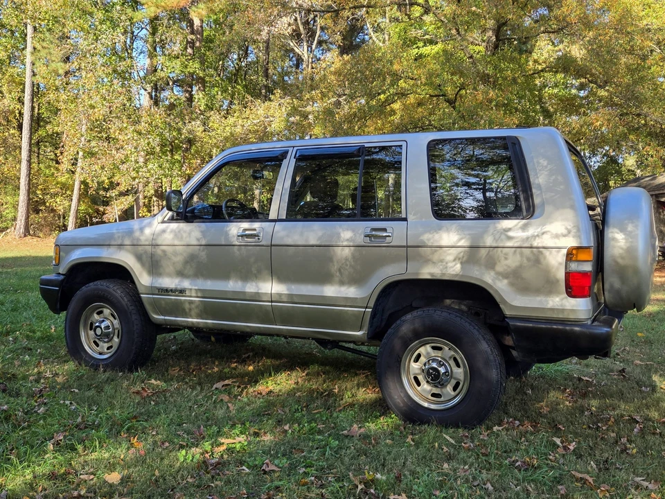 1994 Isuzu Trooper - Image 10 of 31