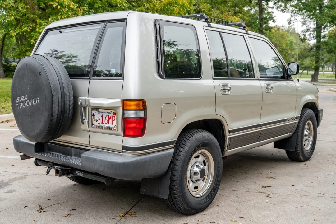1994 Isuzu Trooper - Image 5 of 31