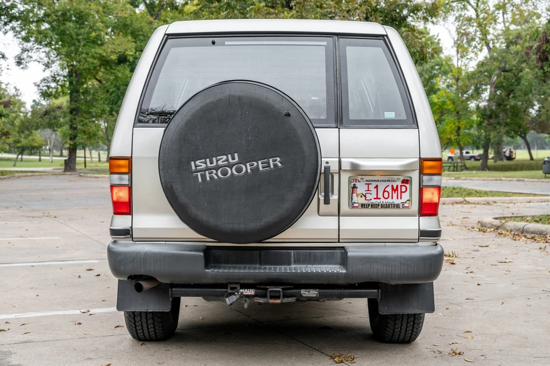 1994 Isuzu Trooper - Image 6 of 31
