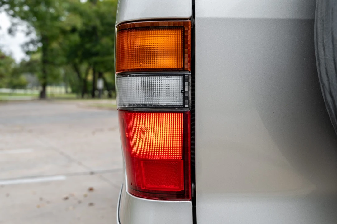 1994 Isuzu Trooper - Image 16 of 31
