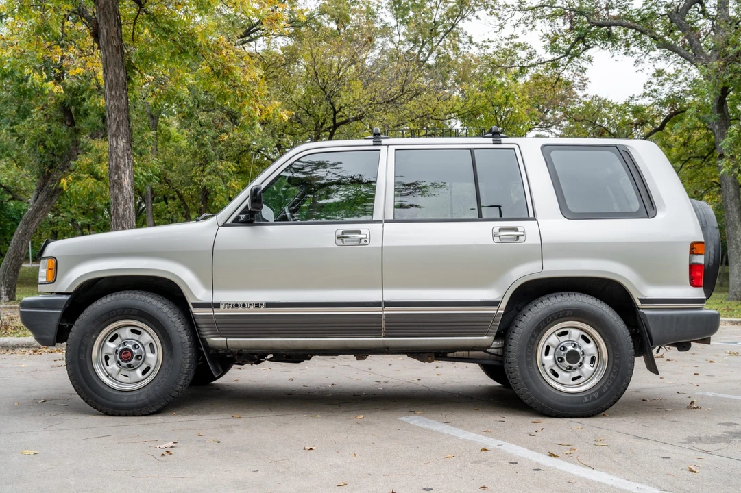 1994 Isuzu Trooper - Image 8 of 31
