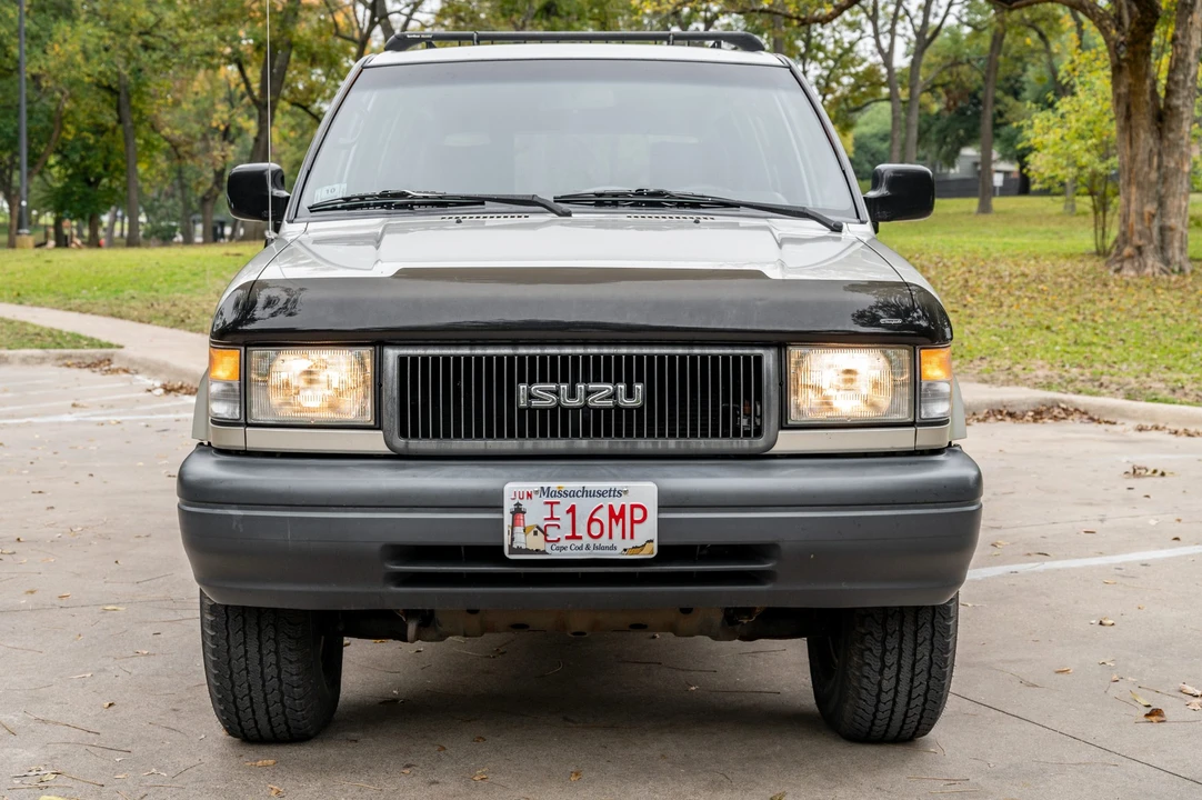 1994 Isuzu Trooper - Image 2 of 31