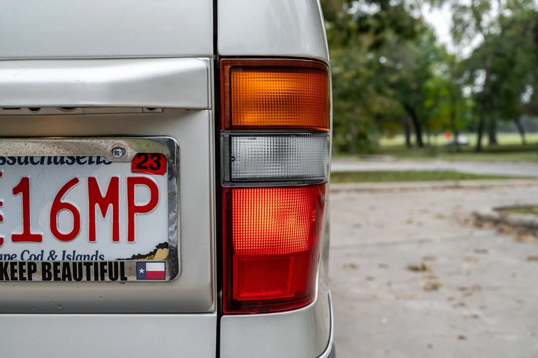1994 Isuzu Trooper - Image 14 of 31