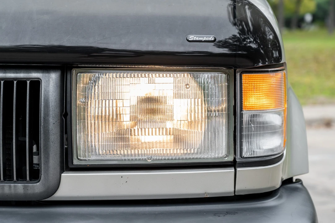 1994 Isuzu Trooper - Image 10 of 31