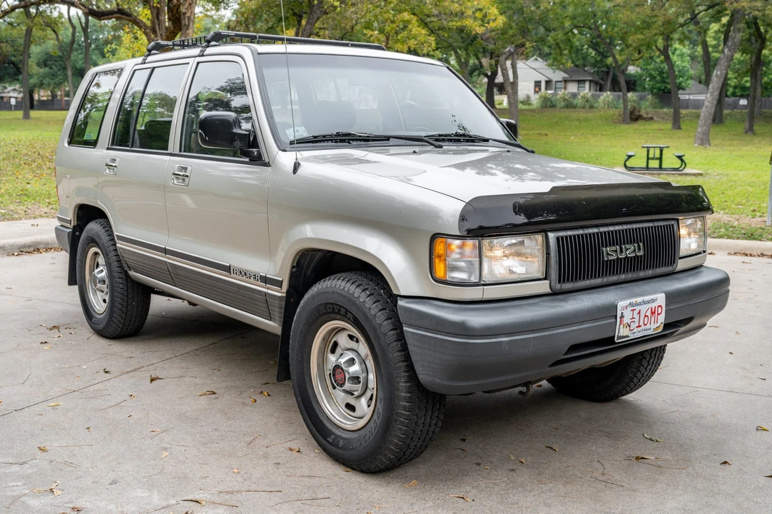 1994 Isuzu Trooper - Image 3 of 31