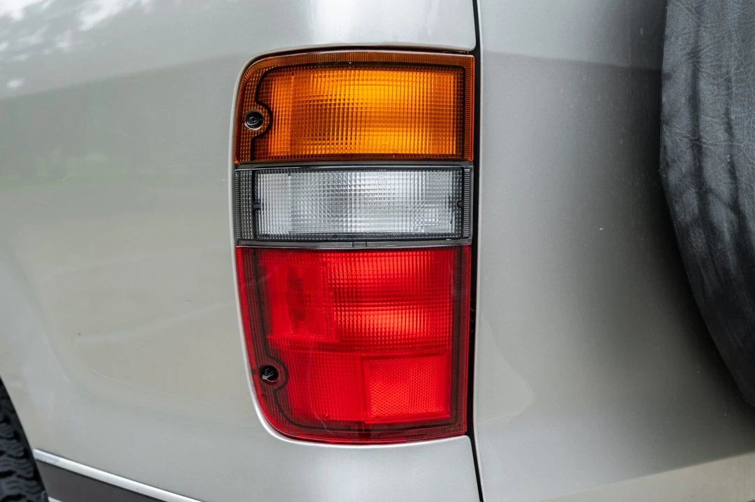 1994 Isuzu Trooper - Image 15 of 31