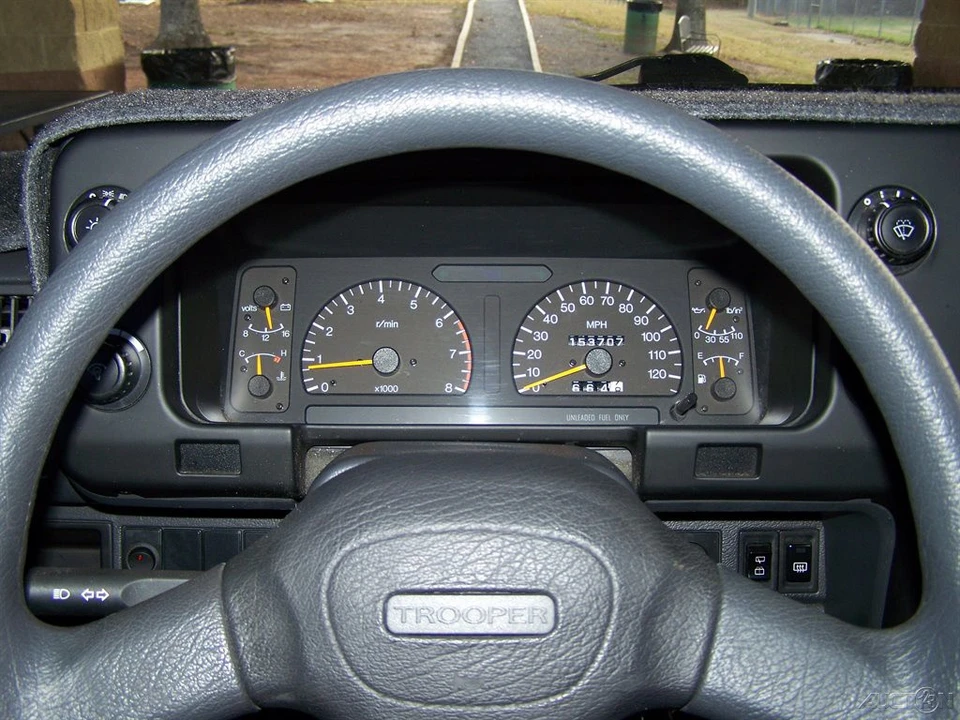 1994 Isuzu Trooper - Image 12 of 21
