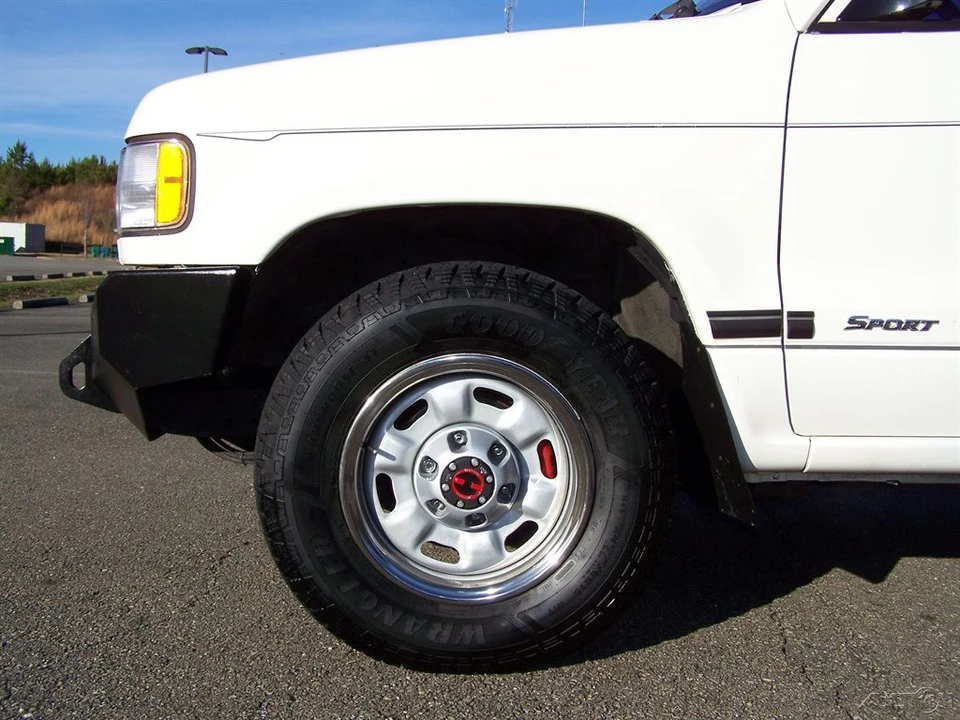 1994 Isuzu Trooper - Image 15 of 21