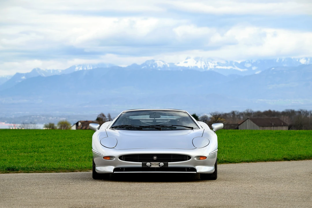 1994 Jaguar XJ220 - Image 12 of 31