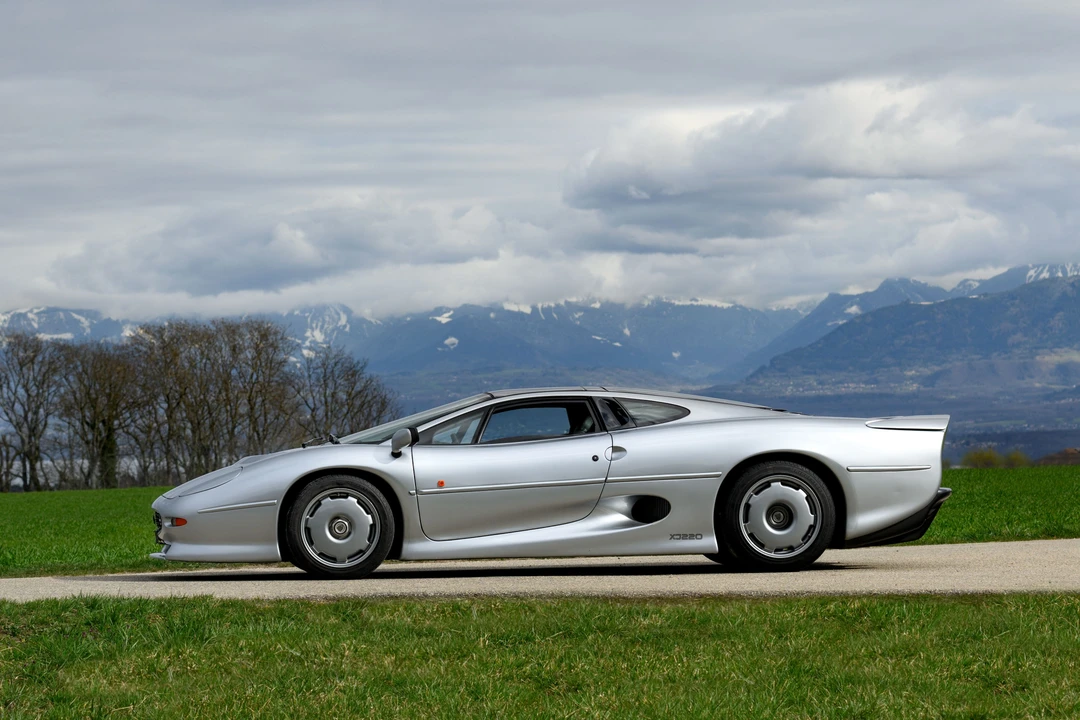 1994 Jaguar XJ220 - Image 10 of 31