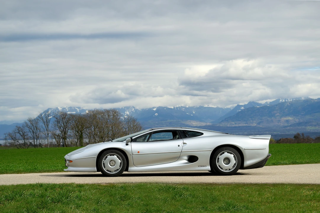 1994 Jaguar XJ220 - Image 11 of 31