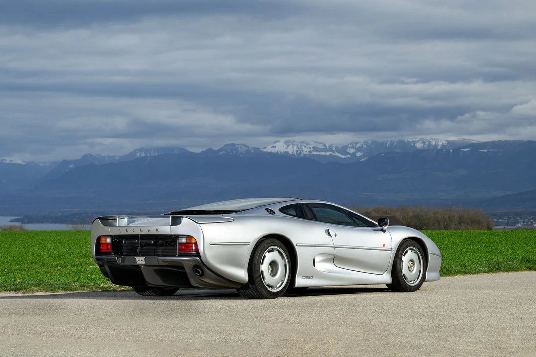 1994 Jaguar XJ220 - Image 9 of 31