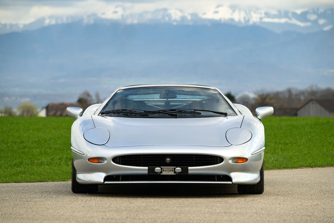 1994 Jaguar XJ220 - Image 13 of 31