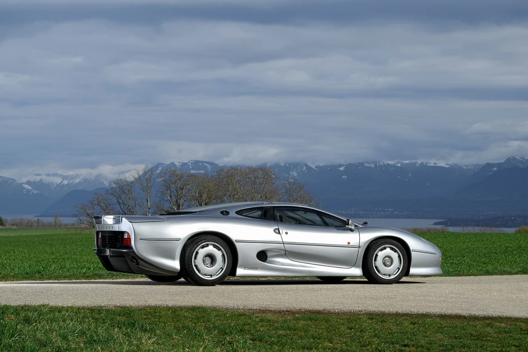 1994 Jaguar XJ220 - Image 8 of 31