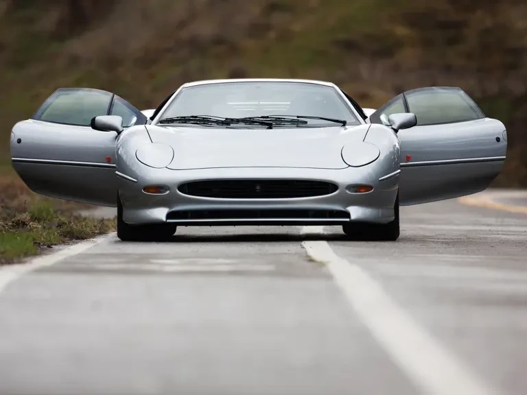 1994 Jaguar XJ220 - Image 15 of 30