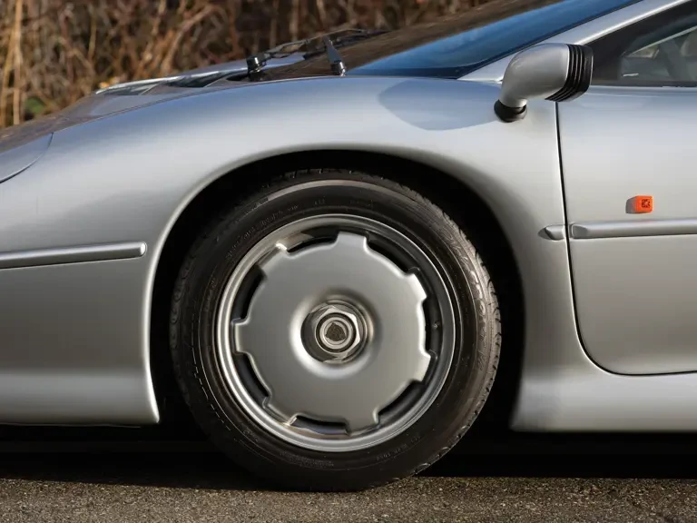 1994 Jaguar XJ220 - Image 13 of 30