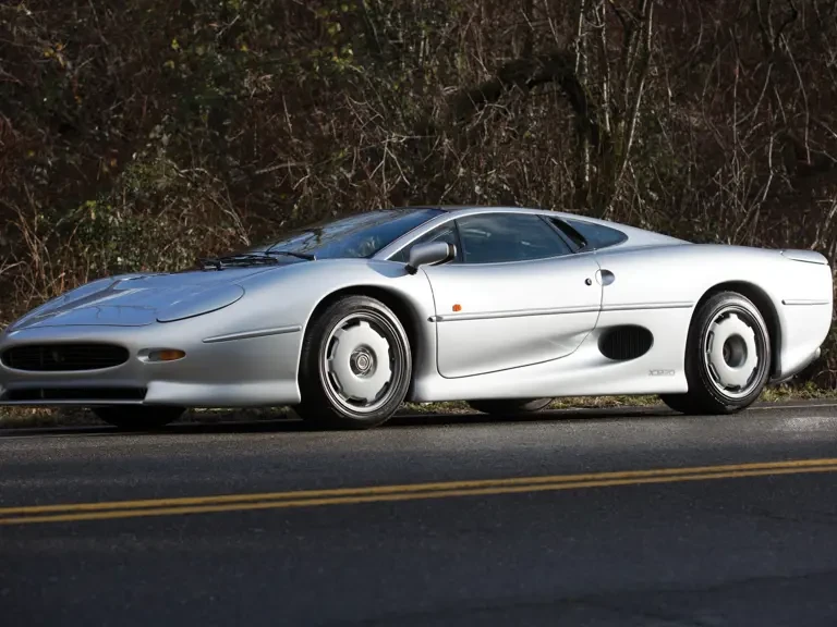 1994 Jaguar XJ220 - Image 2 of 30