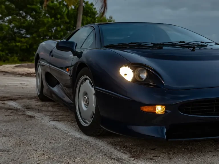 1994 Jaguar XJ220 - Image 13 of 31