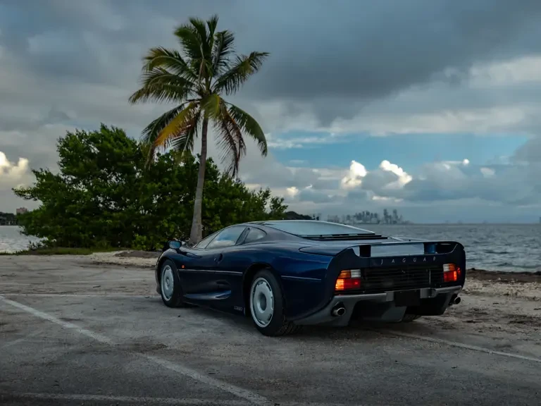 1994 Jaguar XJ220 - Image 3 of 31