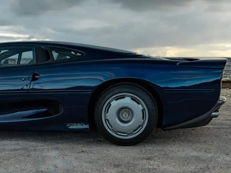 1994 Jaguar XJ220 - Image 24 of 31