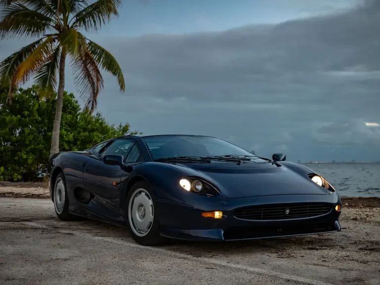 1994 Jaguar XJ220 - Image 2 of 31