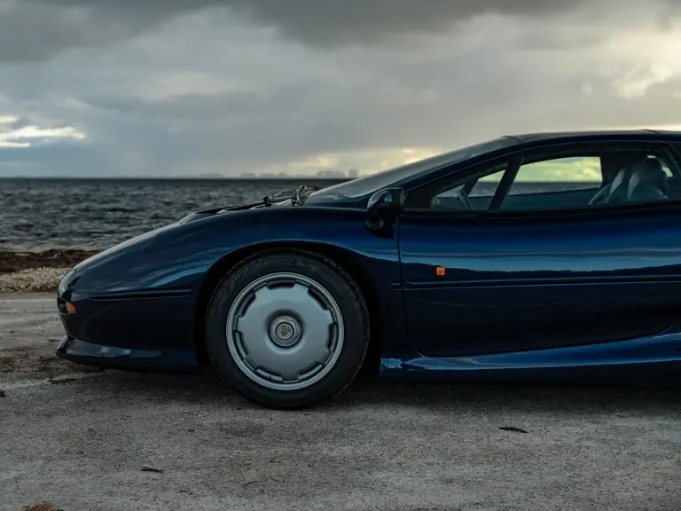 1994 Jaguar XJ220 - Image 23 of 31