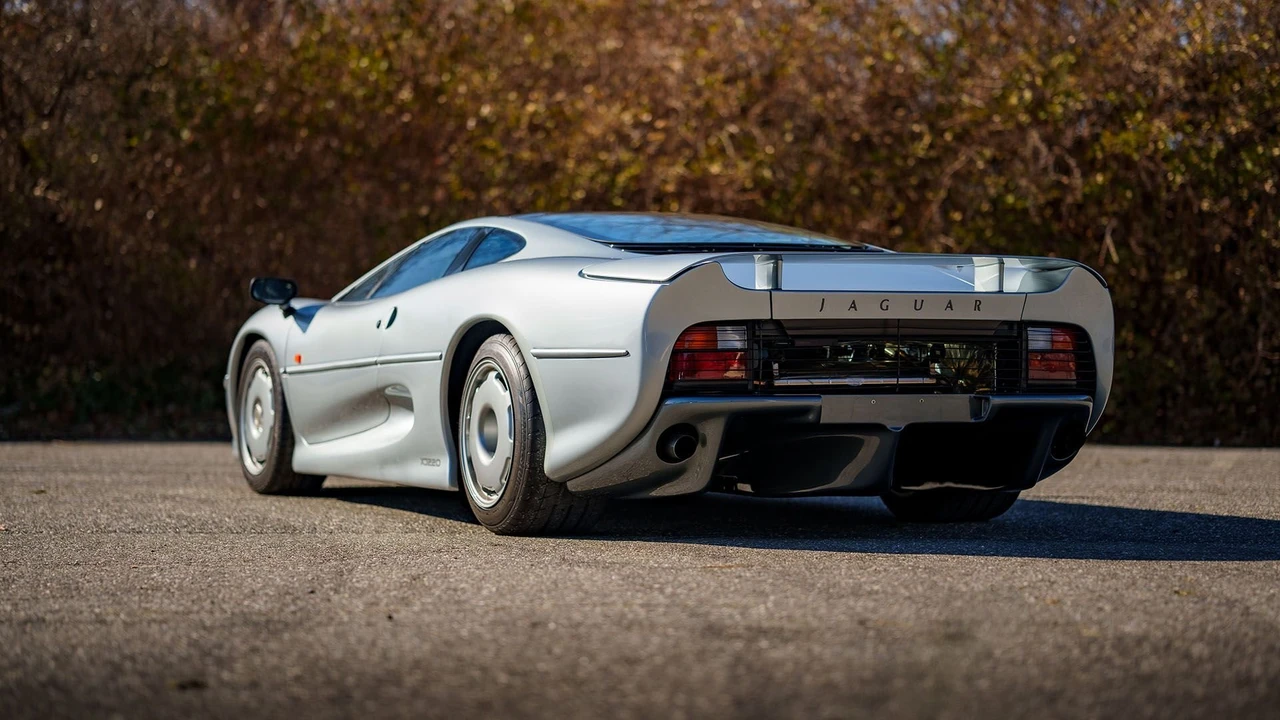 1994 Jaguar XJ220 - Image 5 of 31