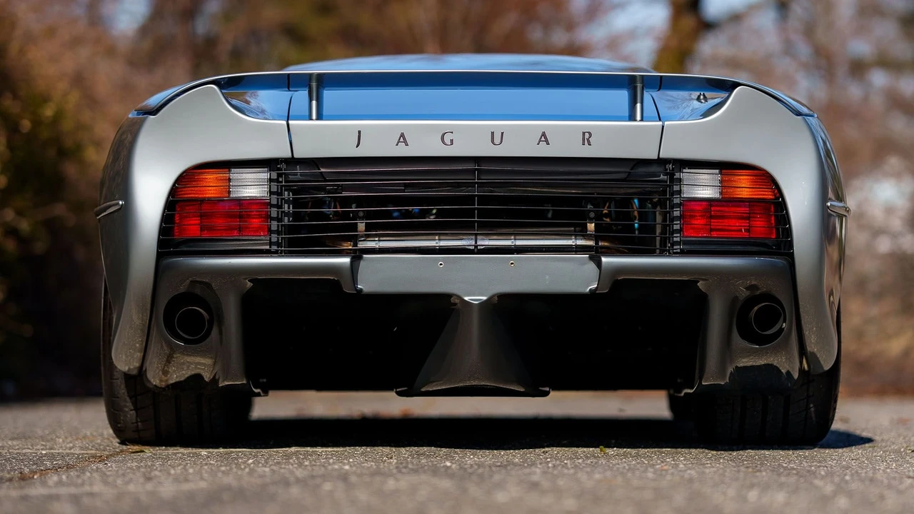 1994 Jaguar XJ220 - Image 17 of 31