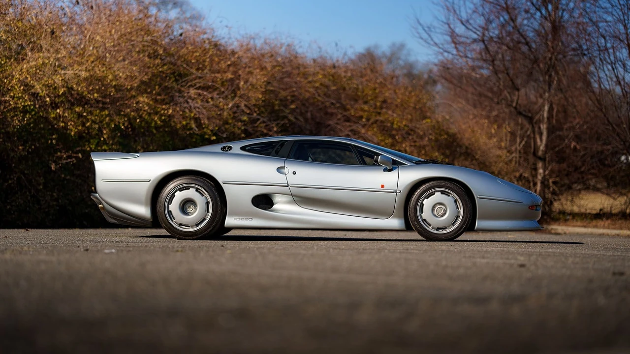 1994 Jaguar XJ220 - Image 19 of 31