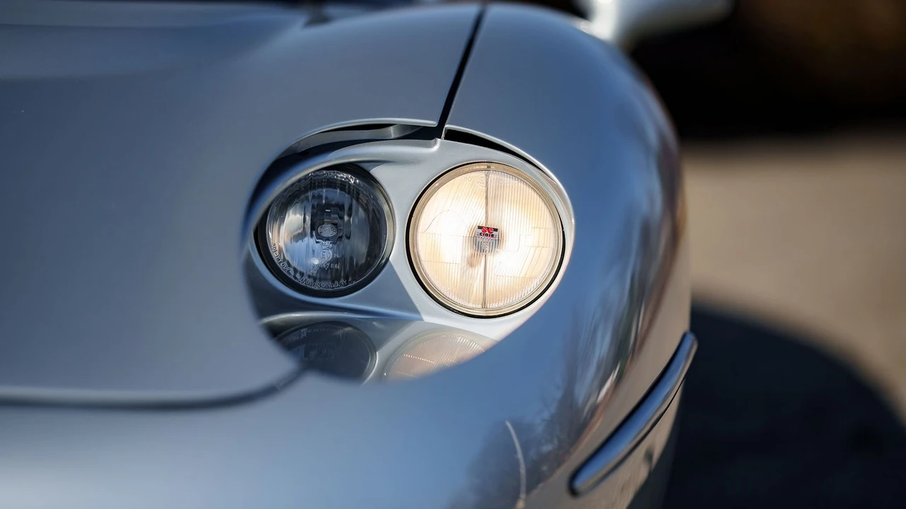 1994 Jaguar XJ220 - Image 28 of 31