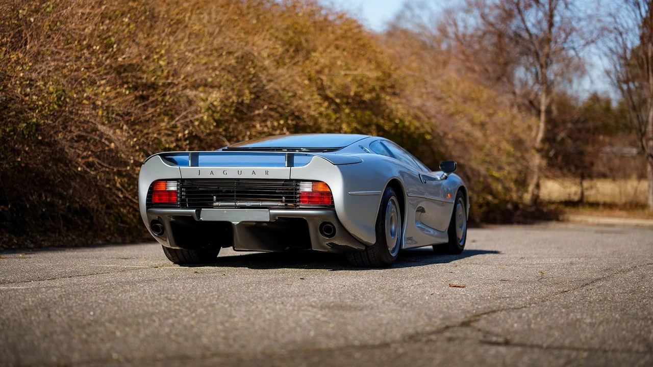 1994 Jaguar XJ220 - Image 20 of 31