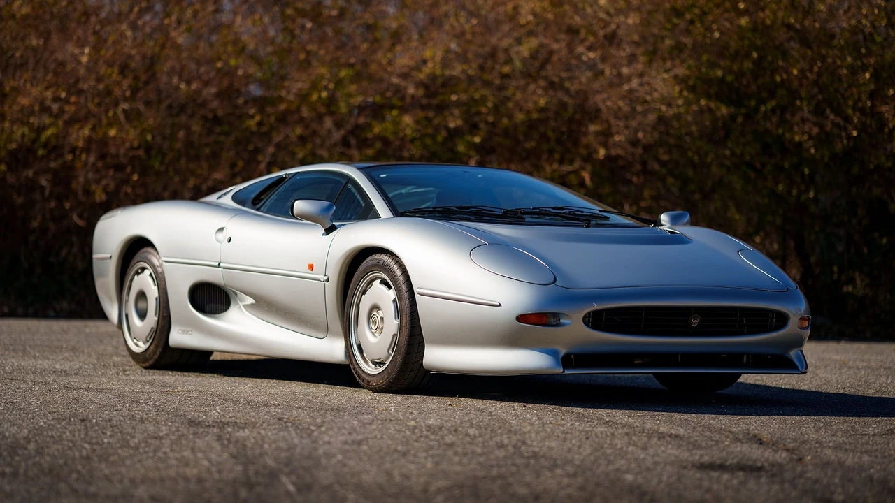 1994 Jaguar XJ220 - Image 3 of 31