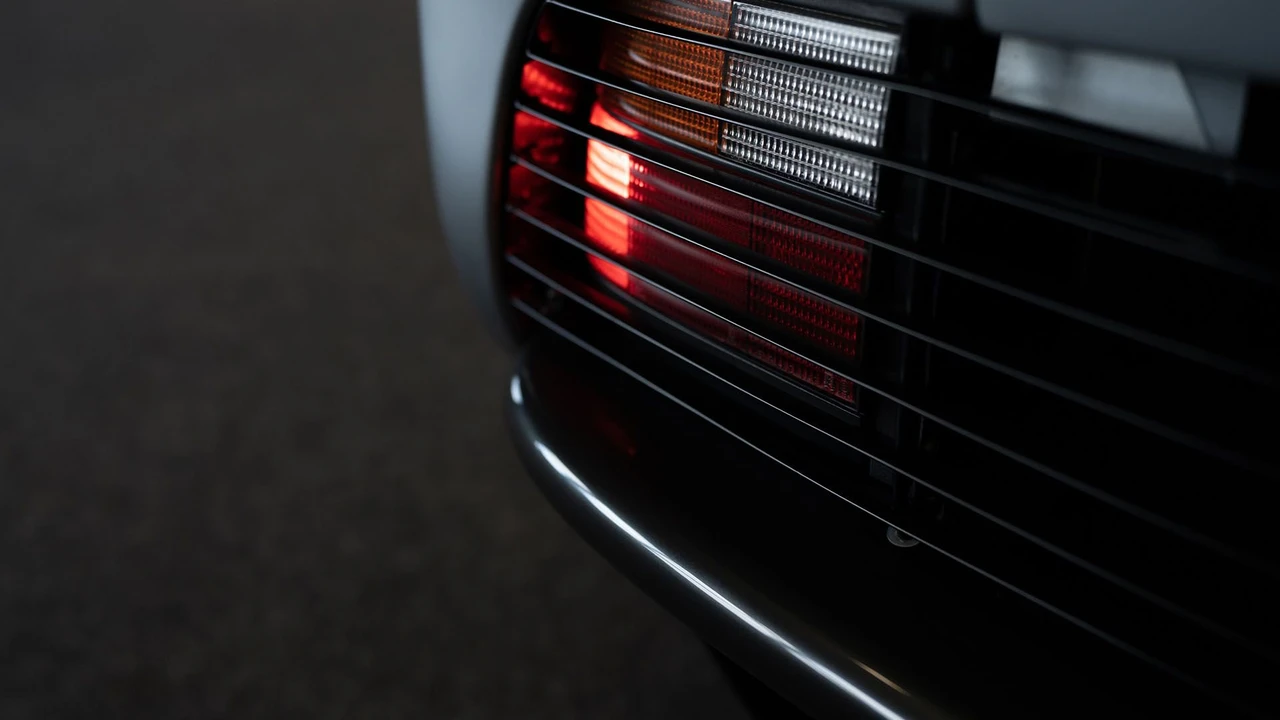 1994 Jaguar XJ220 - Image 14 of 31