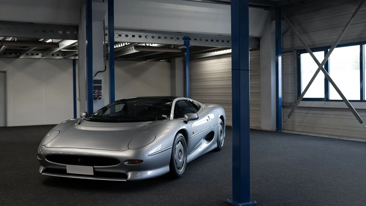 1994 Jaguar XJ220 - Image 6 of 31