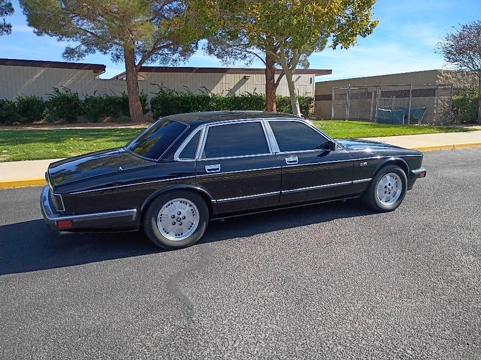 1994 Jaguar XJ40 XJ - Image 9 of 19