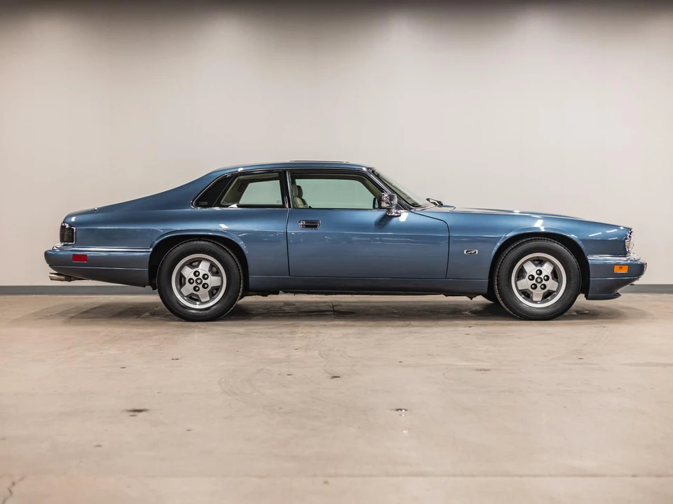 1994 Jaguar XJS - Image 2 of 11