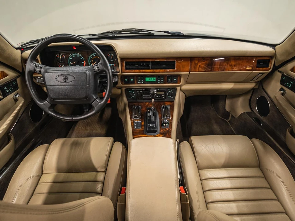 1994 Jaguar XJS - Image 9 of 11