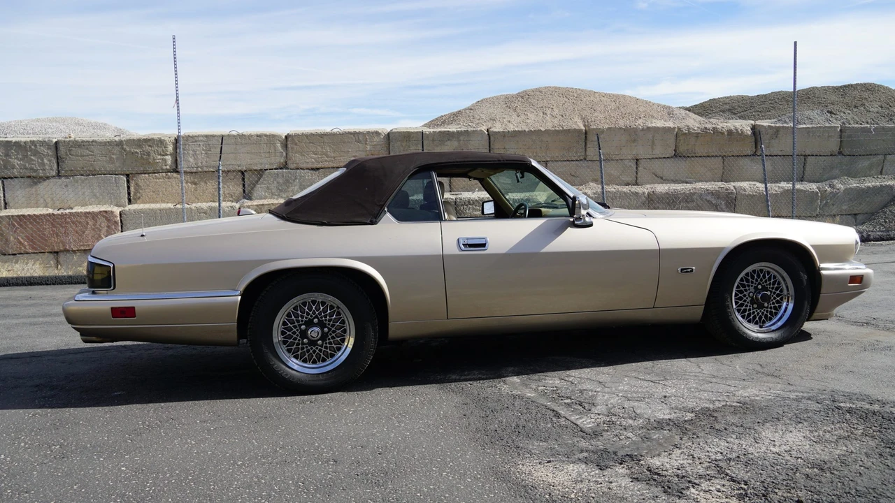 1994 Jaguar XJS Convertible - Image 10 of 31